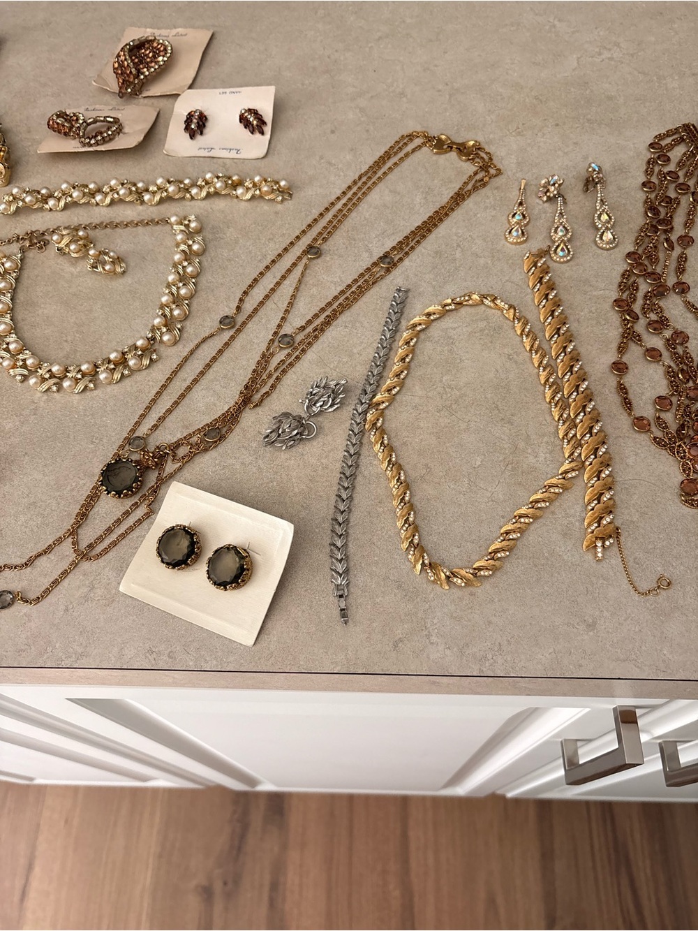 Vintage costume jewelery, necklaces, earrings, bracelets, pins